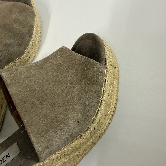 Steve Madden Taupe Wedge Sandals - Picture 15 of 16